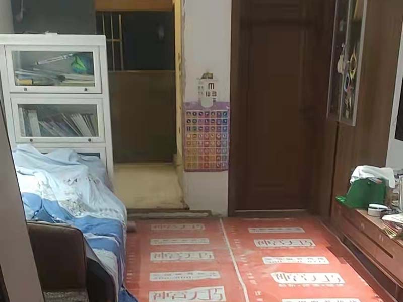 上海金群苑 美式風(fēng)格裝修 二手房翻新改造 現(xiàn)場地面保護施工