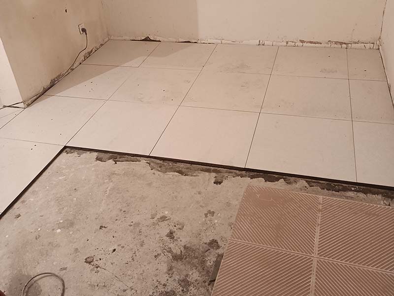 客廳地面裝修瓷磚，用水泥好還是瓷磚膠好？(圖4)