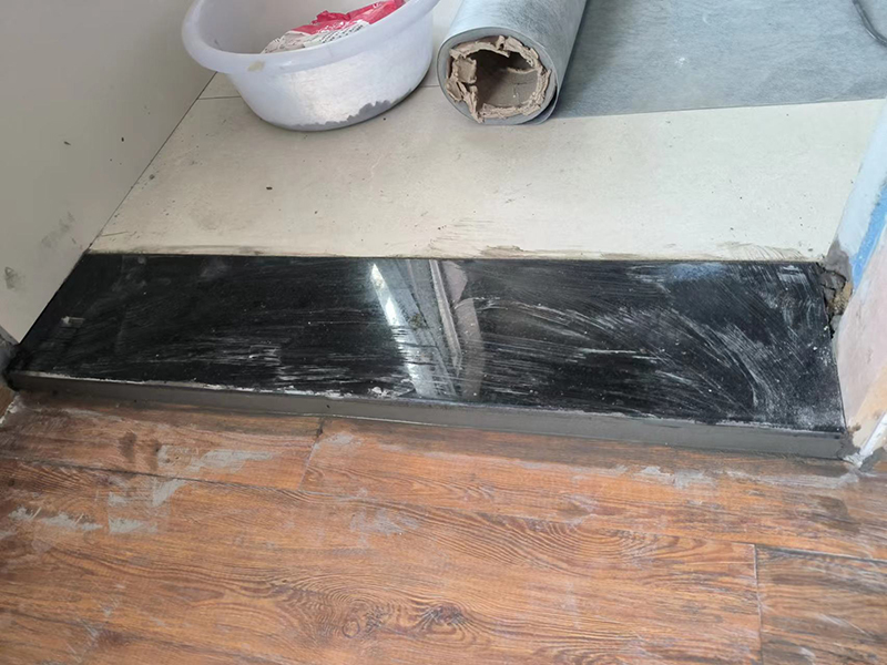 客廳地面裝修瓷磚，用水泥好還是瓷磚膠好？(圖3)