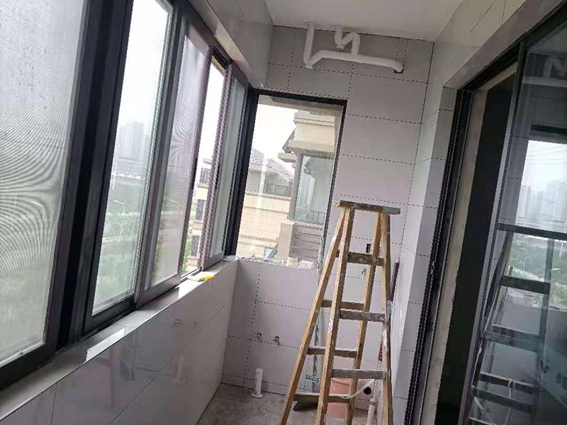 金華陽臺(tái)安裝玻璃窗多少錢一平方？(圖4)
